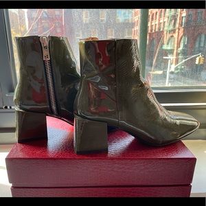 Labucq green booties